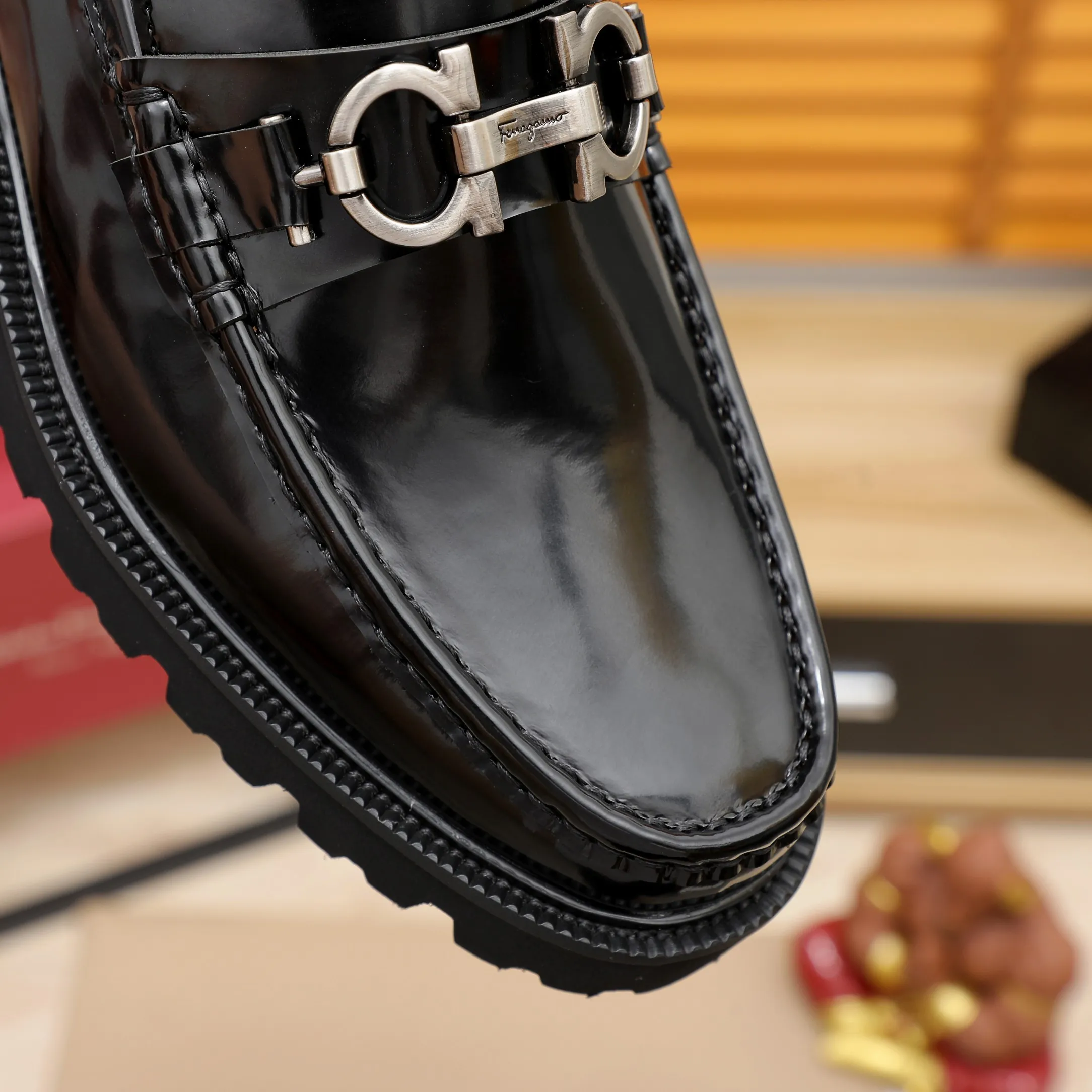 Men's shoes 💰500 🕷🕷🐂【Ferragamo】 Popular fashionable casual shoes🇨🇳Official website counter 1:1 production, original mold opening💯Good quality visible, imported high-end first-layer waxed calfskin, water-dyed🐂leather lining🌿very clear texture, high-quality waterproof, non-slip and wear-resistant outsole🎋high quality and low price, truly handmade🍓black color available! Code number 38-45……